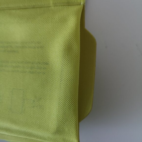 2 x NWT LULULEMON YLSR Yellow F&F Run Armband Arm Mobile Holder Women's S/M - Picture 5 of 7